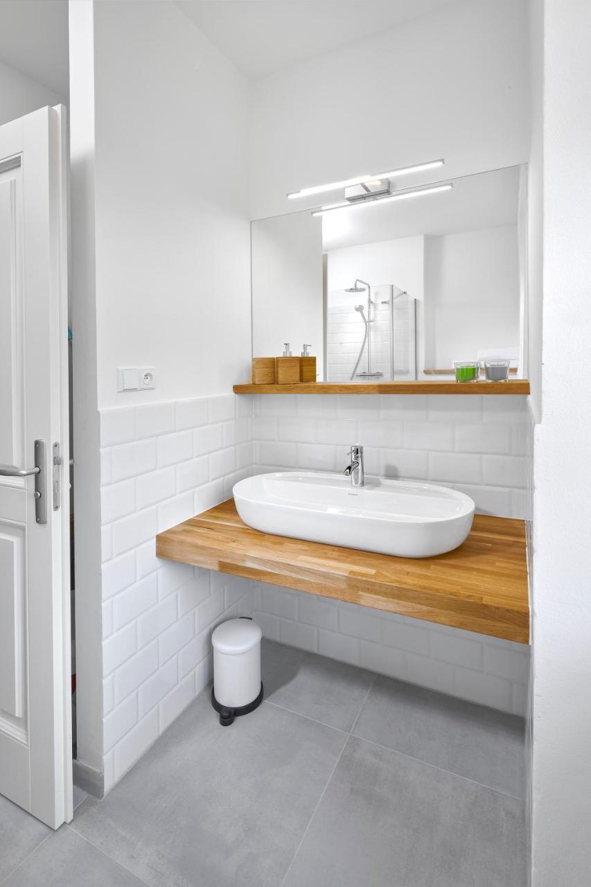Downtown Suites Mala Strana Prag Dış mekan fotoğraf